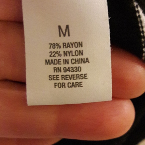 Roz & Ali Black-White Sweater - Picture 6 of 7